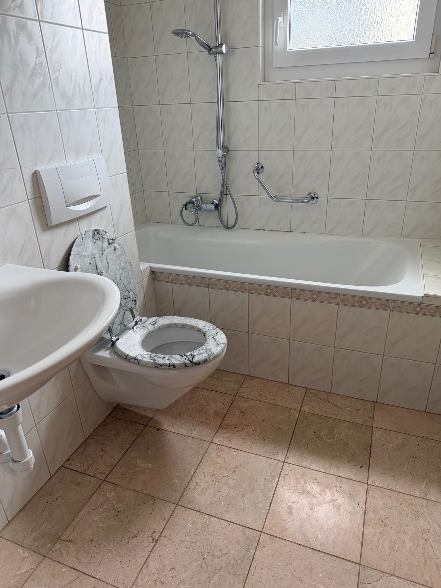 Badezimmer professionell gereinigt